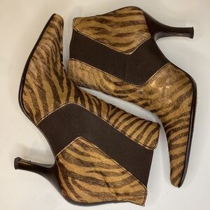 Donald Pliner Women's Brown Metallic Zebra-Print Pointed Booties size 7.5